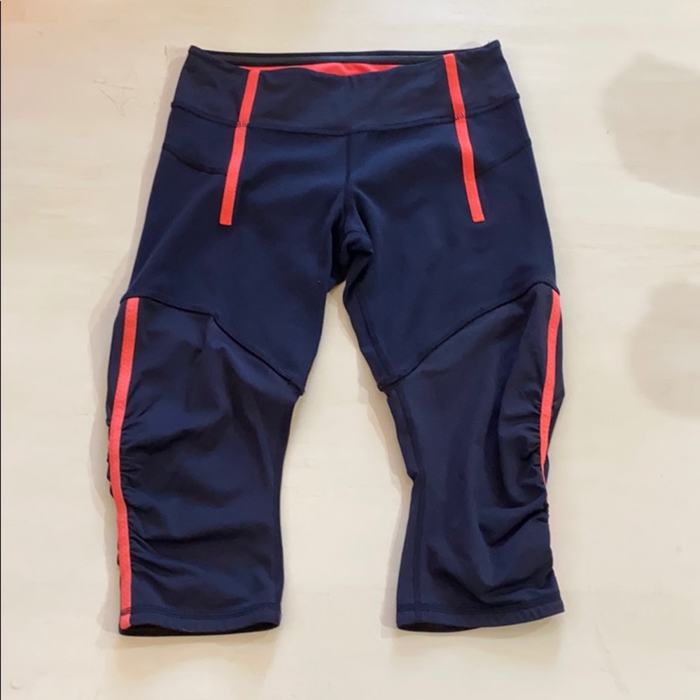 Lululemon navy blue cropped leggings
